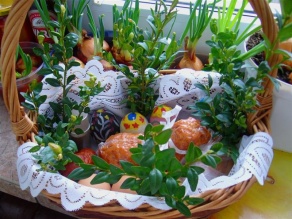 basket with 'święconka'